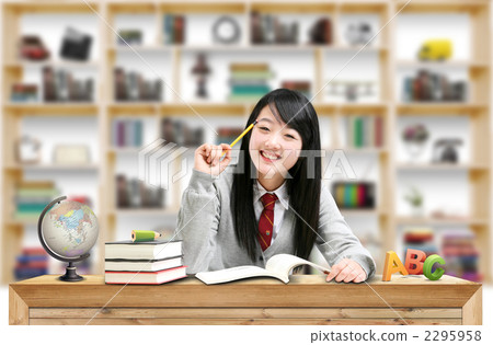 Senior high school student _jj _ 963576 2295958