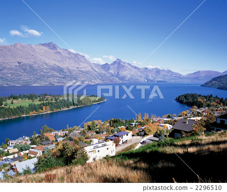 皇后鎮和瓦卡蒂普湖 2296510