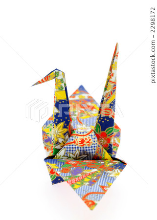 Folded paper crane 2298172