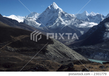 Amodabram from the vicinity of Zonra (6812 m) Nepal Amodabram from the vicinity of Zonra (6812 m) Nepal 2301779