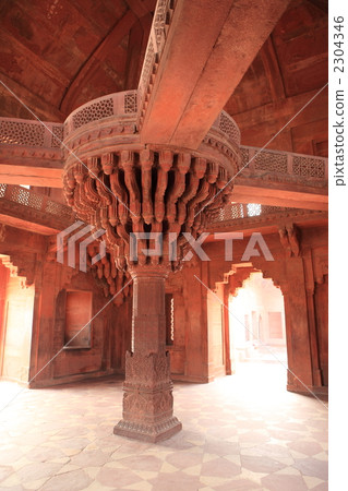 法塔赫布爾西格里法院區內禮堂的中央支柱 2304346