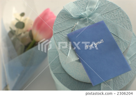 Flowers and gifts 2306204