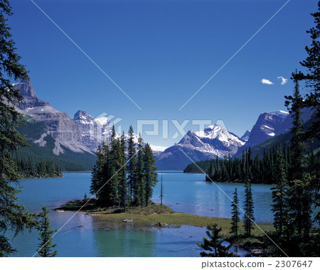 Canadian Rocky's Marine Lake Canadian Rocky's Marine Lake 2307647