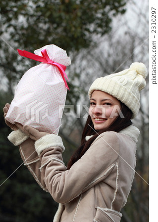1 woman (Winter gifts gifts Valentine's Day White Day Christmas) 2310297