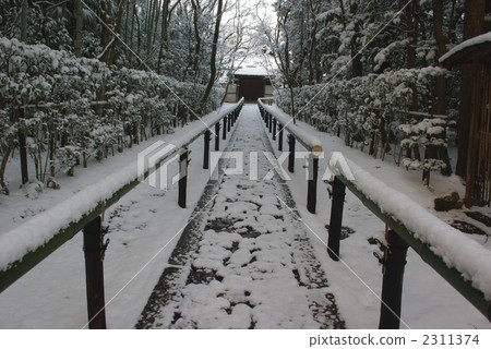Snow scenery of Daitokuji Takasagoin 2311374