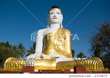 Buddha statue of Pathein · Schiedigonpaya 2314675