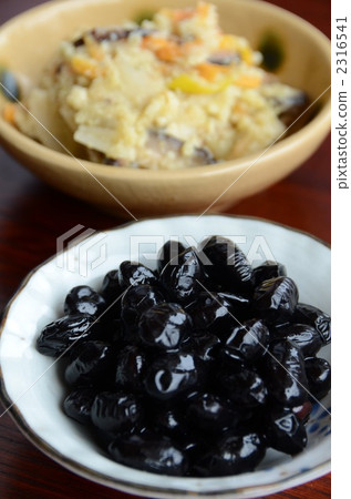 用豆渣燉黑豆 2316541
