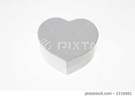 White heart-shaped paper case White heart-shaped paper case 2316981