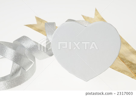 White heart-shaped paper case White heart-shaped paper case 2317003