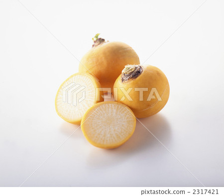 Yellowish skin 2317421