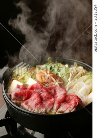 鍋裡煮好的食物 用鍋烹飪 壽喜燒 2318354
