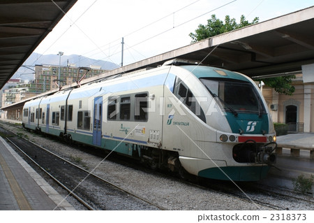 火車在巴勒莫,意大利,西西里島 火車在巴勒莫,意大利,西西里島 2318373