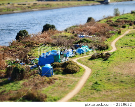 Homeless house in the Tamagawa river 2319622