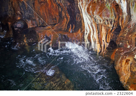 噴射的岩石吹動潮流的那一刻 2322604