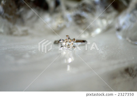 鑽石戒指 2327350