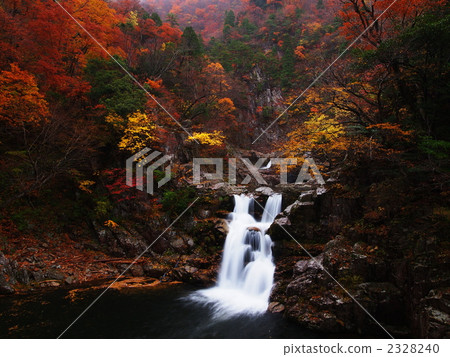 Autumnal three-fold waterfall Autumnal three-fold waterfall 2328240