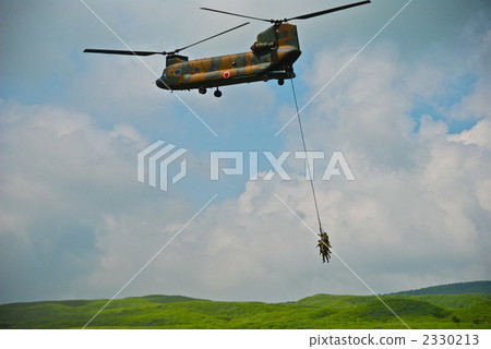 Training scenery with "CH-47 Chinook" (Higashi Fuji Exercise Area Hataoka Area / Shizuoka Prefecture Gotemba City) Training scenery with "CH-47 Chinook" (Higashi Fuji Exercise Area Hataoka Area / Shizuoka Prefecture Gotemba City) 2330213
