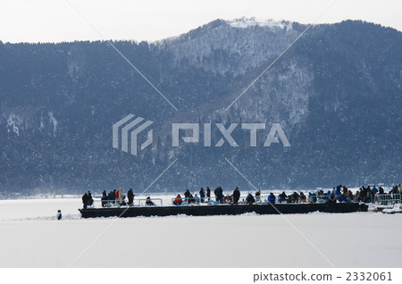 lake yogo, winter mountain, lakes and marshes 2332061