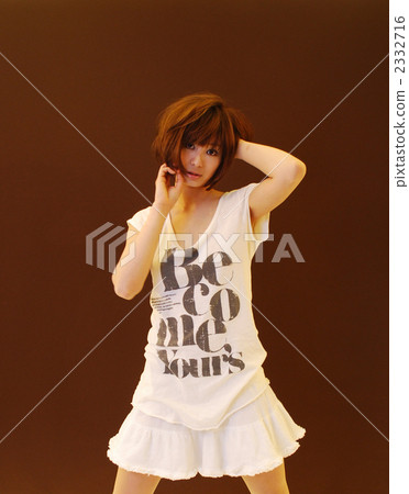 touch hair, bob, short hair 2332716