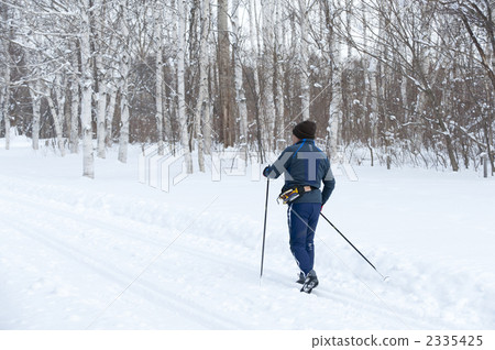 步行滑雪 2335425