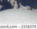 Surface of new snow where crystals of snow remain 2338379