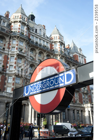The London subway 2339558