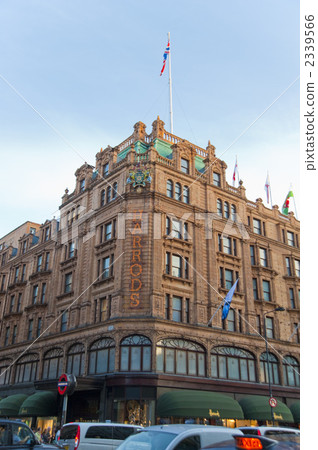 Luxury department store in London 2339566