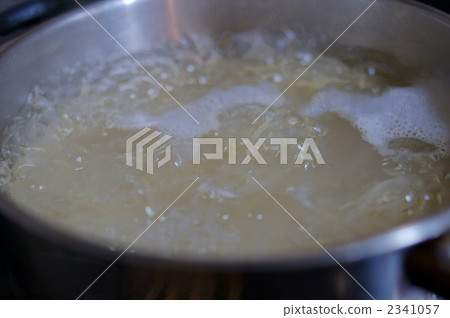 Pasta cooking scene 2341057