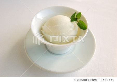 sherbet, frozen dessert, chilled sweets 2347539