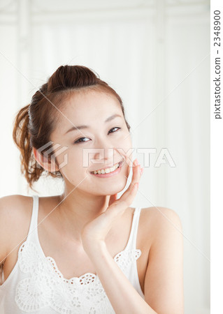 feel, touch, camera gaze 2348900