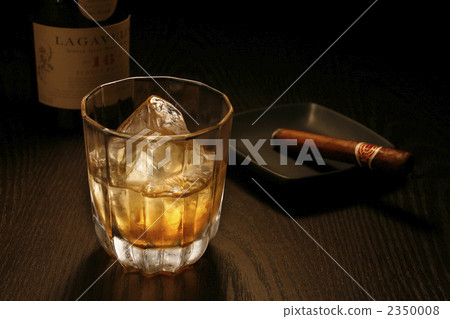 Whiskey on the rock 2350008