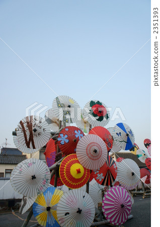 A group of umbrellas 2351393