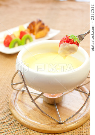 fondue, custard fondue, scoop 2352532