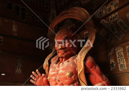 Nioh雕像在Kamakura Sugimoto寺廟3 Nioh雕像在Kamakura Sugimoto寺廟3 2353982