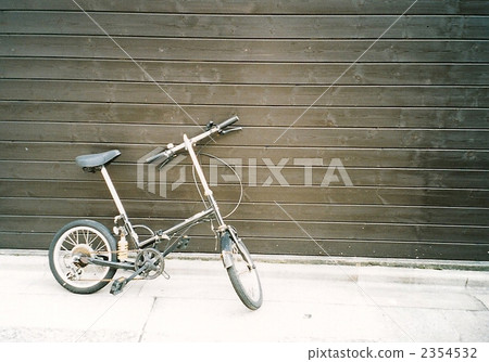 A bicycle 2354532