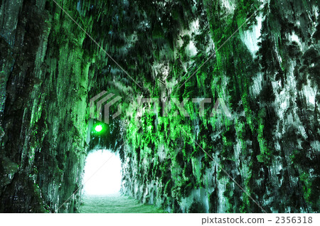 Ice tunnel 2356318