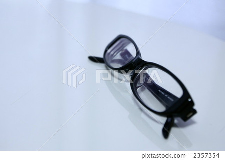 Black Glasses 2357354