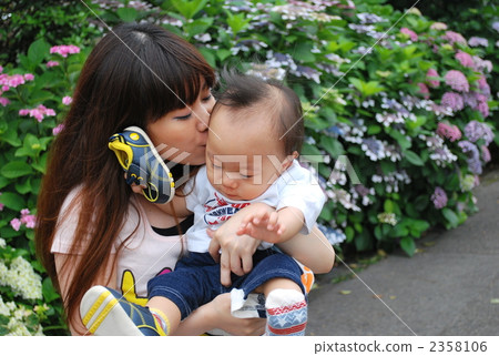 baby, infant, a cuddle 2358106