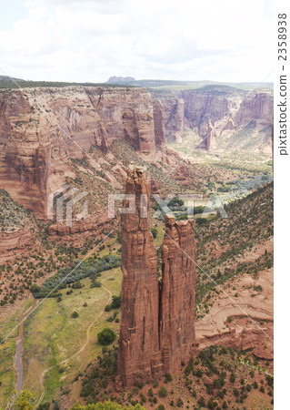 蜘蛛岩石，Canyon de Chelly國家歷史文物，亞利桑那 2358938