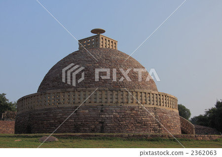 Third pagoda of Sanchi's Buddhist monuments Third pagoda of Sanchi's Buddhist monuments 2362063