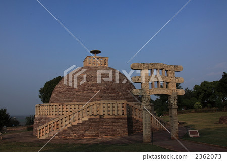 桑吉第三寶塔的佛教古蹟 2362073