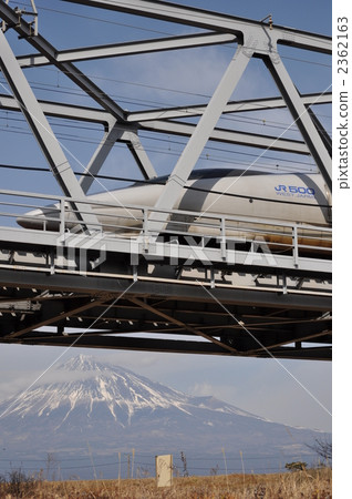 500 series and Mt. Fuji 2362163