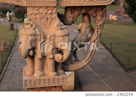 Yakushini statue on the back of the 1st pagoda North Tower of Sanchi's Buddhist monuments 2362254
