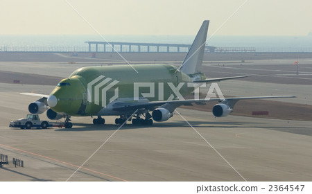 Transportation transport machine that carries parts of an airplane 2364547