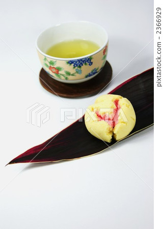 snack go with tea, something served with tea, wagashi 2366929