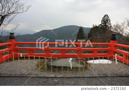 Kurama-dera寺主殿前的岩石力量點 Kurama-dera寺主殿前的岩石力量點 2372192