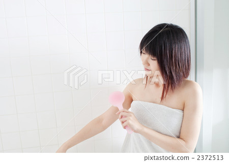 一個女人洗個澡 一個女人洗個澡 2372513