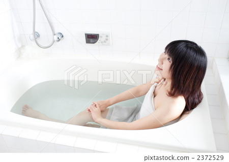 一個女人洗個澡 一個女人洗個澡 2372529