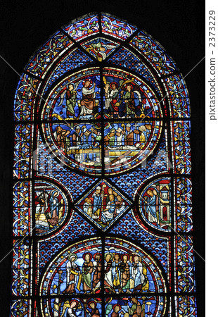 沙特爾大教堂瑪麗瑪麗的彩色玻璃 沙特爾大教堂瑪麗瑪麗的彩色玻璃 2373229