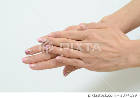 女人的手和指甲 2374159